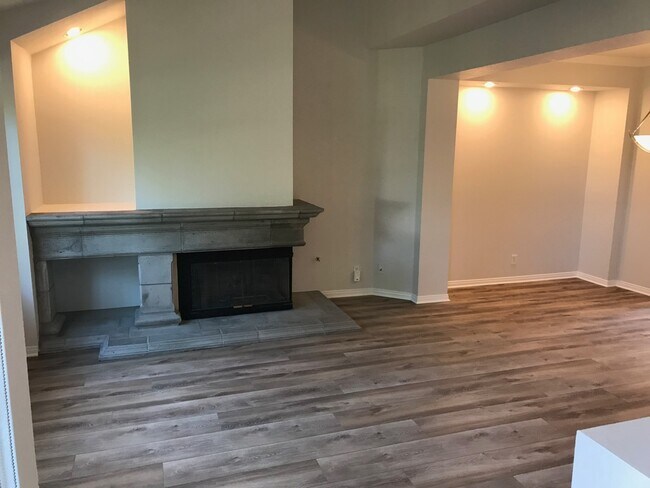 Living room with fireplace - 322 La Salle Rd
