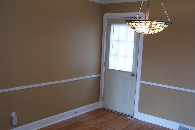 Acceso del comedor a la terraza - 597 Crescent Rd