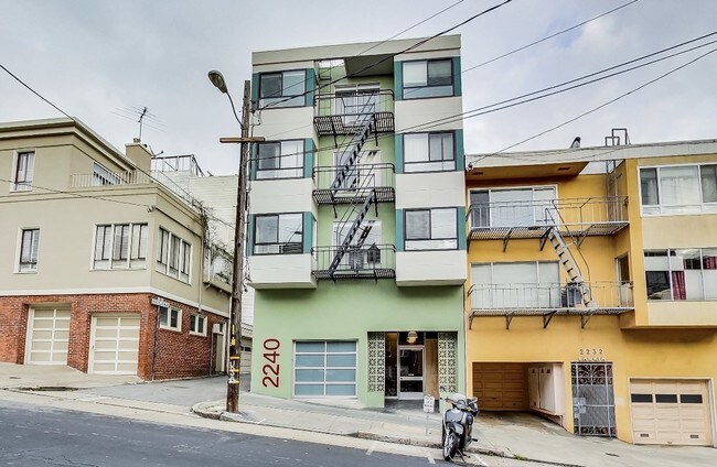 Building Photo - 2240 Larkin St