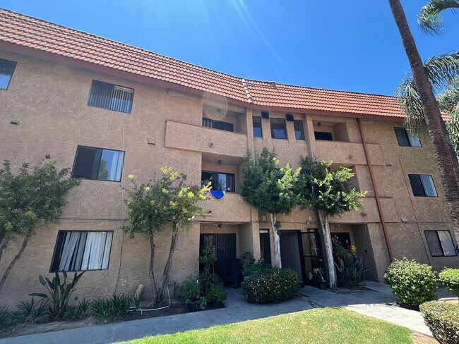 Foto del edificio - Casa Verde at Canyon Crest Hills Apartments