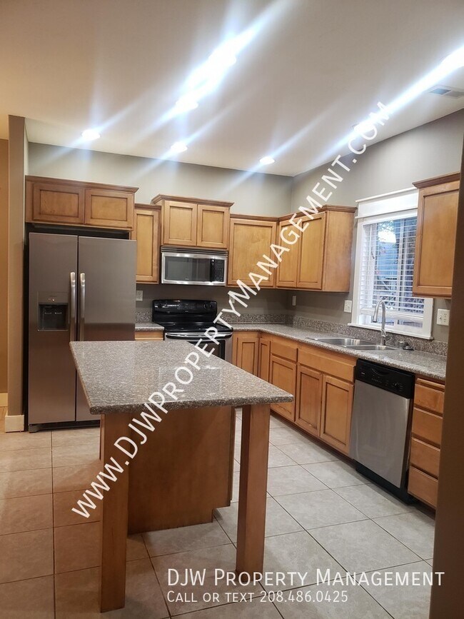 Foto del edificio - 3669 N Hawkins Ave
