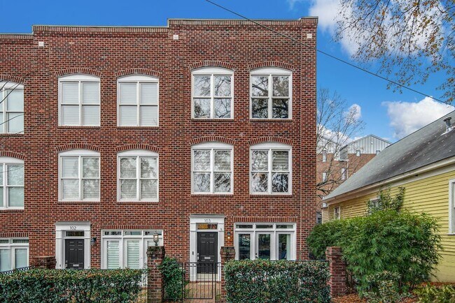 Foto del edificio - 703 W Lane St