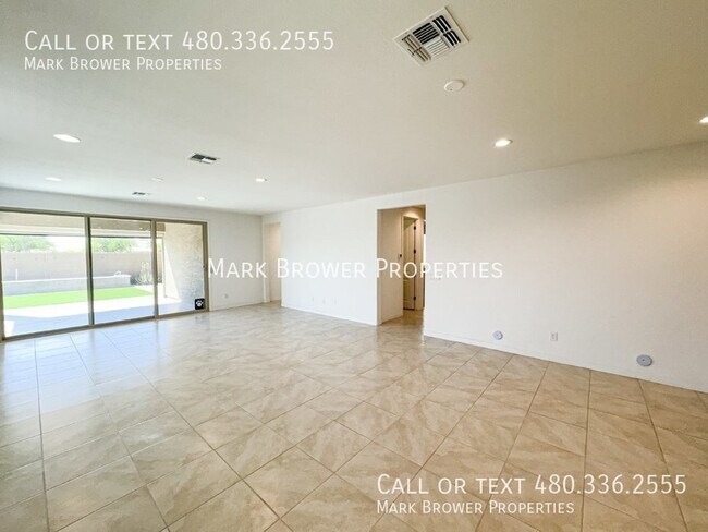Foto del edificio - 72 S 157th Ln