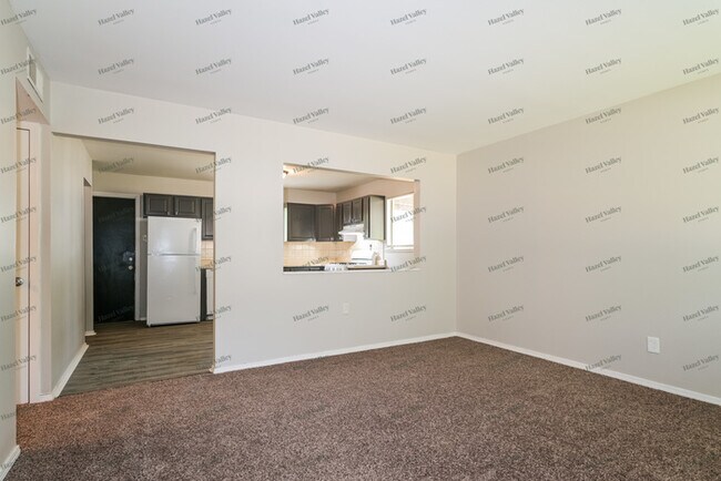 Building Photo - 680 Lexington Park