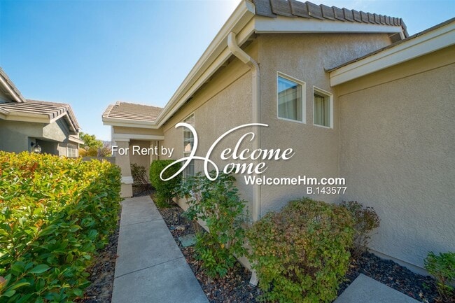 Building Photo - Beautiful Single Story Home In Double Diam...