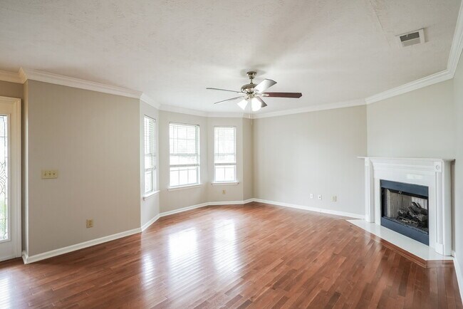 Foto del edificio - 300 Stafford Ct