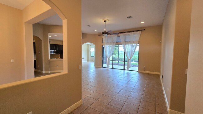 Foto del edificio - Stunning 3 Bedroom, 3 Bath Home – 2,500 sq/ft – Oversized Garages & Modern Upgrades