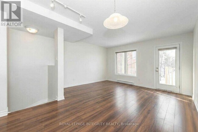 Photo du bâtiment - 2627 Longfields Dr