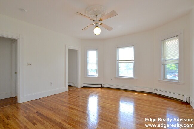 Building Photo - 803 Boylston St
