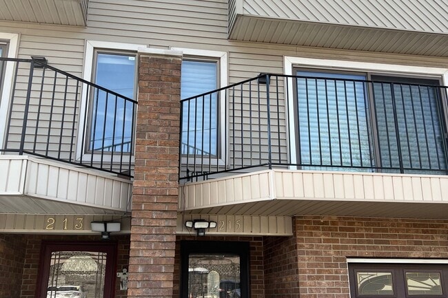 Photo - 215 12th St Apartment