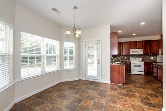 Building Photo - 539 Meredith Court