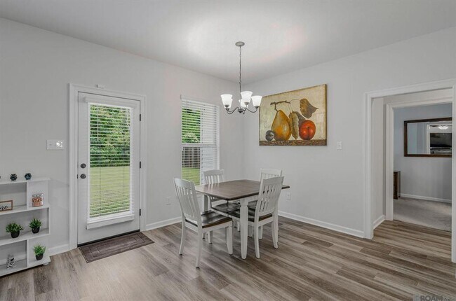Foto del edificio - 39110 Forestwood Ave