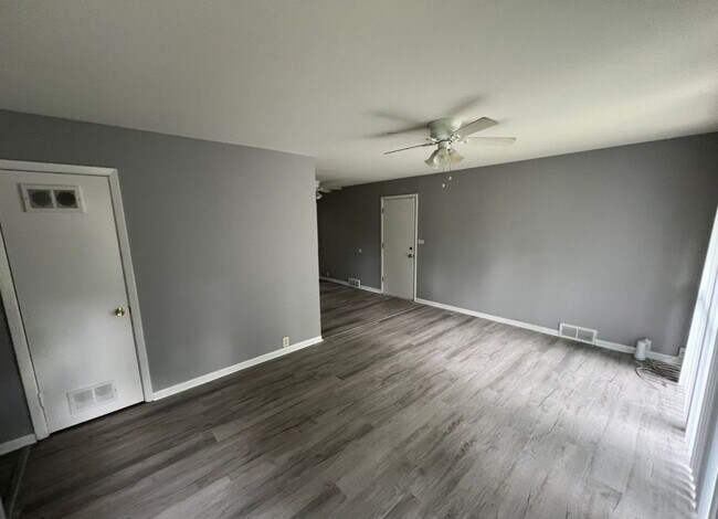 Foto del edificio - Cozy 3 Bedroom Home with Spacious Yard and...