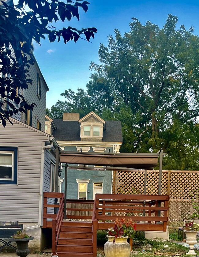 Deck w/Pergola - 1803 Courtland Ave