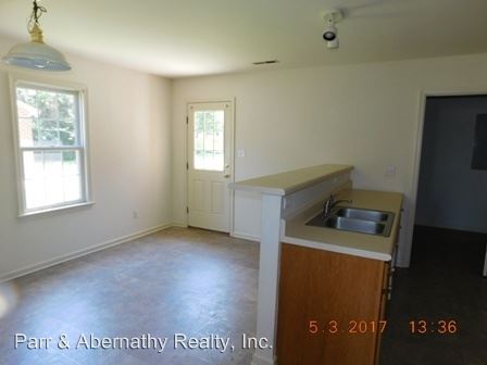 Building Photo - 702 Dendron St