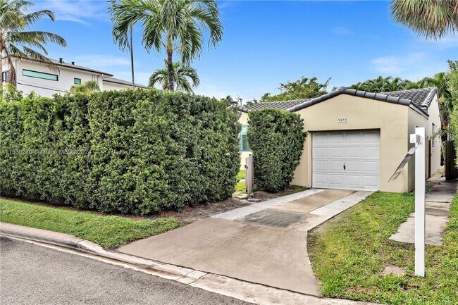 Foto del edificio - 9572 Carlyle Ave
