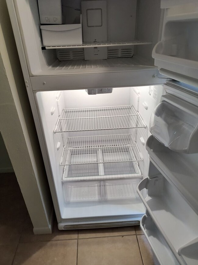 Building Photo - 3395 GreenBriar Triplex