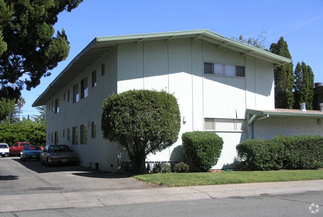 Building Photo - Birchwood Apartments