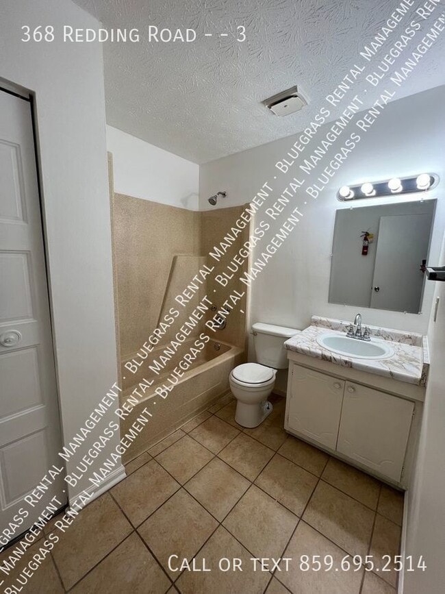 Building Photo - Newly Renovated Spacious 1 Bed in Amazing ...