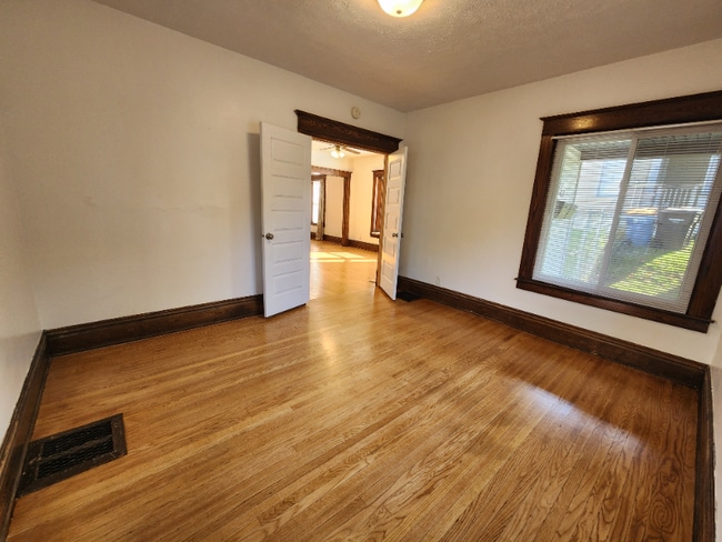 Building Photo - 47 Caledonia St NE
