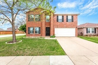 Building Photo - 2700 Peach Dr