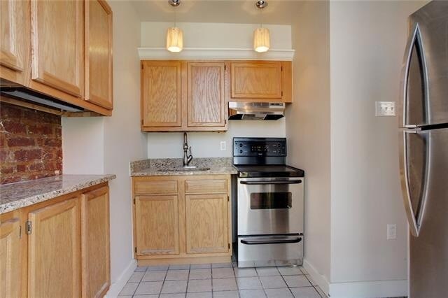 Foto del edificio - 523 Dumaine St