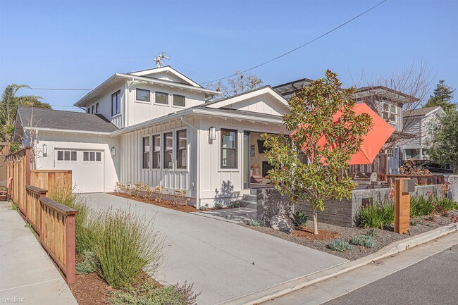 Building Photo - 3 br, 2.5 bath House - 3868 Emerald House