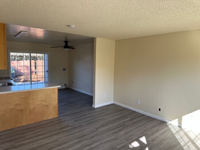 Foto del edificio - GREAT SAN LEANDRO LOCATION & SITUATED IN A...
