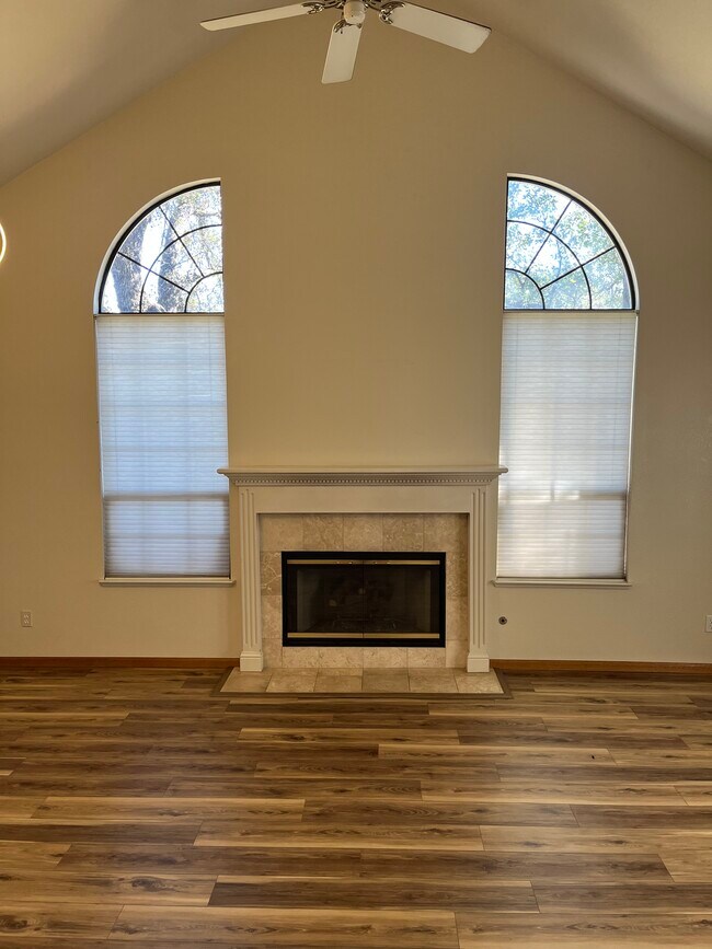 Building Photo - 258 Hoffman Ave