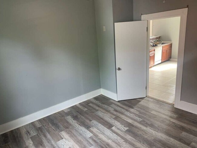 Photo - 79 Newington Ave Apartment