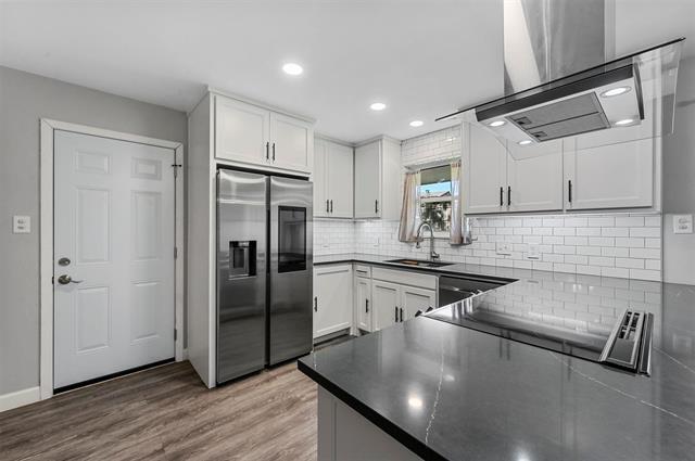 Building Photo - 2209 Normandy Dr