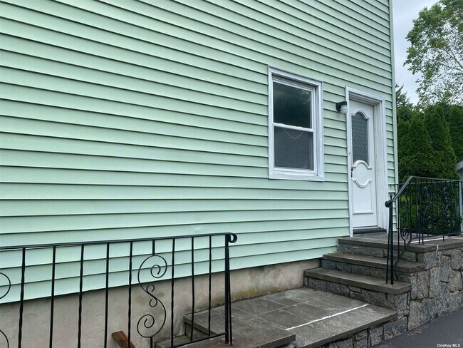 Building Photo - 50 Grand Pl
