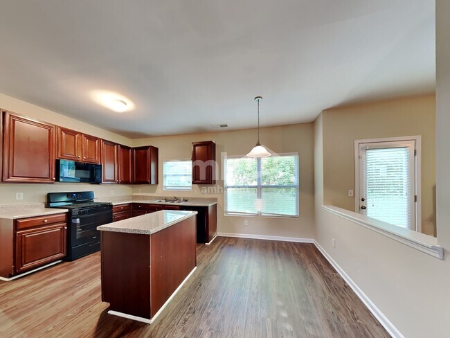 Building Photo - 3902 Rosebud Park Drive