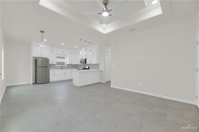 Building Photo - 19 E 24th St