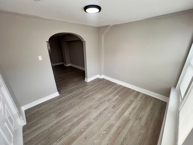 Building Photo - **Recently Renovated 3 Bedroom Townhome wi...