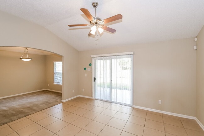 Building Photo - 9425 Harrier Ct