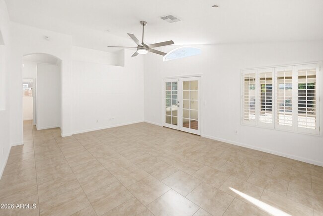 Foto del edificio - 9321 E Caribbean Ln