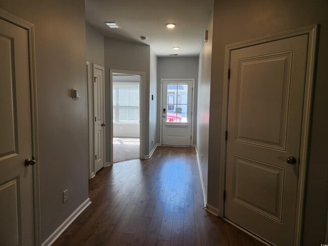 Building Photo - 174 Sea Shell Dr