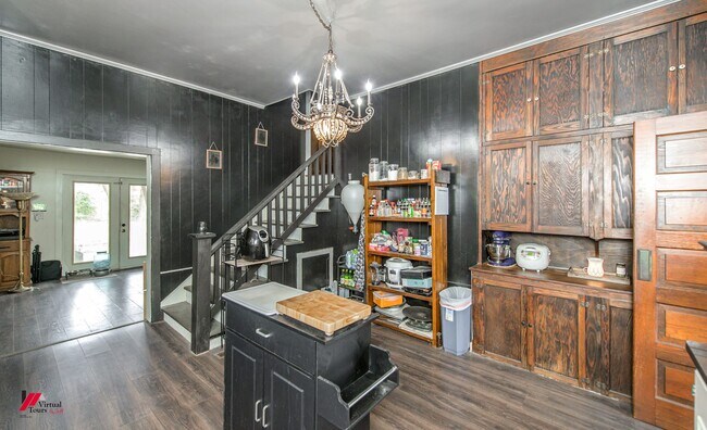 Building Photo - Historic Gem with Modern Upgrades, Spaciou...
