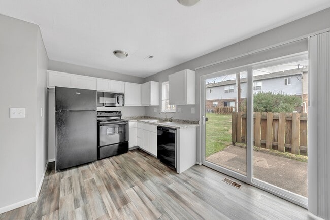 Foto del edificio - Carriage Station Homes