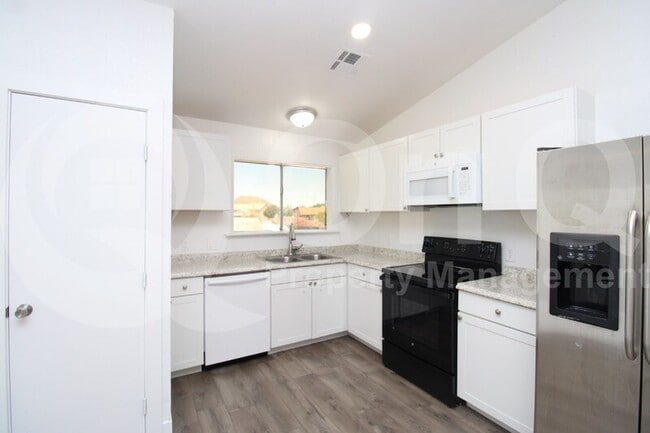 Foto del edificio - 9340 E Des Moines St