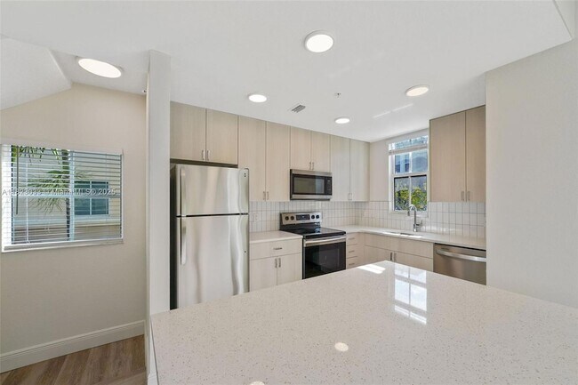 Foto del edificio - 10170 SW 7th St