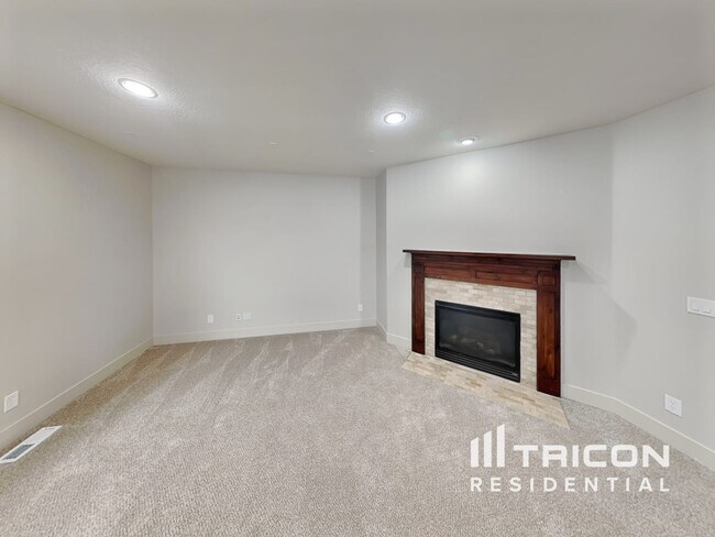 Building Photo - 14718 SE Badger Creek Rd