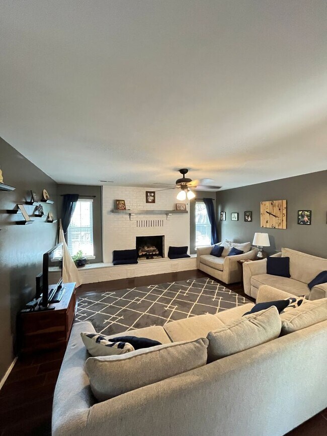 Foto del edificio - Superb 3 bedroom 2.5 bath home in Springda...