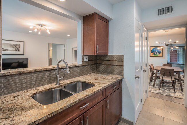 Kitchen - 5221 N 24th St