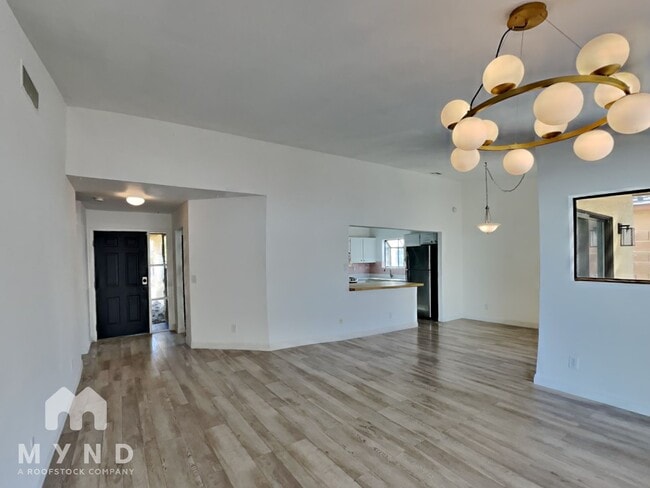 Foto del edificio - 370 S Pemberton Ave