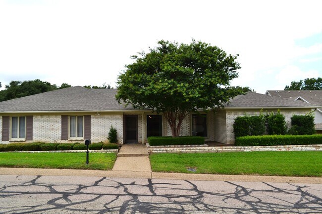 Foto del edificio - Charming 2 Bed, 2 Bath Home in Waco - Perf...