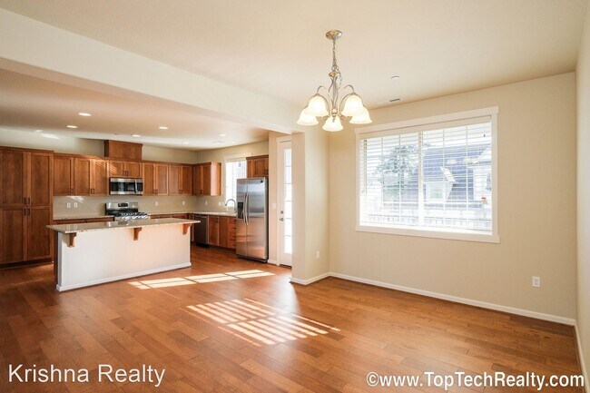 Building Photo - 4 br, 2.5 bath House - 15230 Northwest Mar...