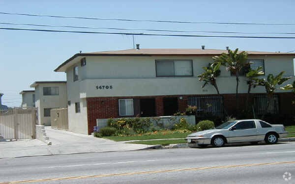 Foto principal - 14705 S Normandie Ave