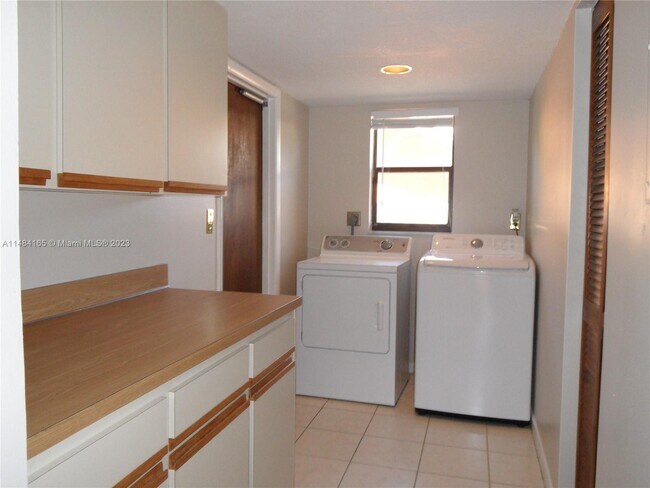 Building Photo - 3670 Farragut St